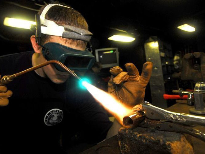 What Is the Flame Temperature of an Acetylene Cutting Torch